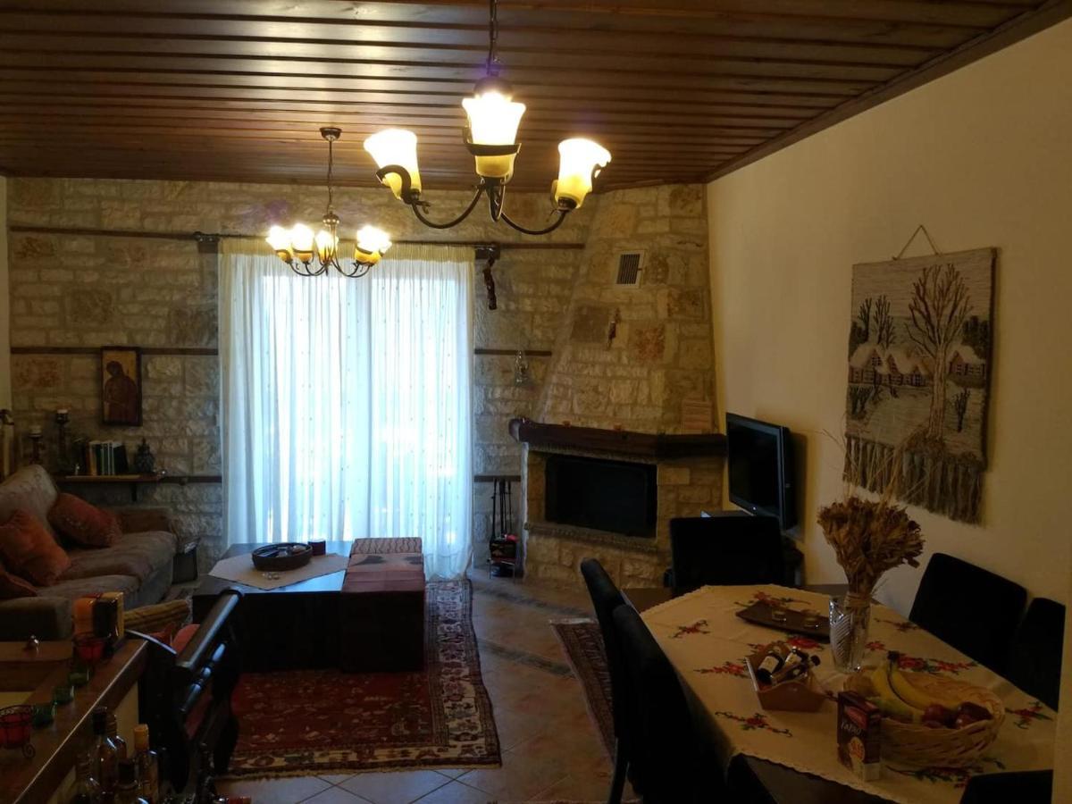 La Casa Di Pietra Villa Karpenísion Dış mekan fotoğraf
